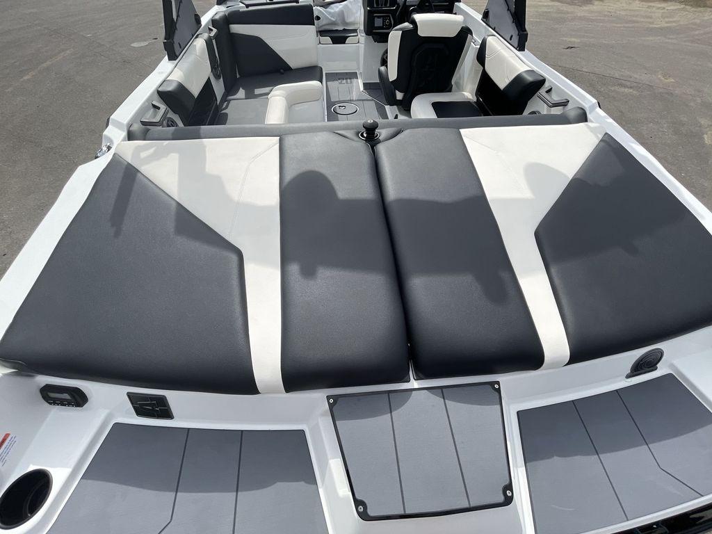 2023 Axis A20