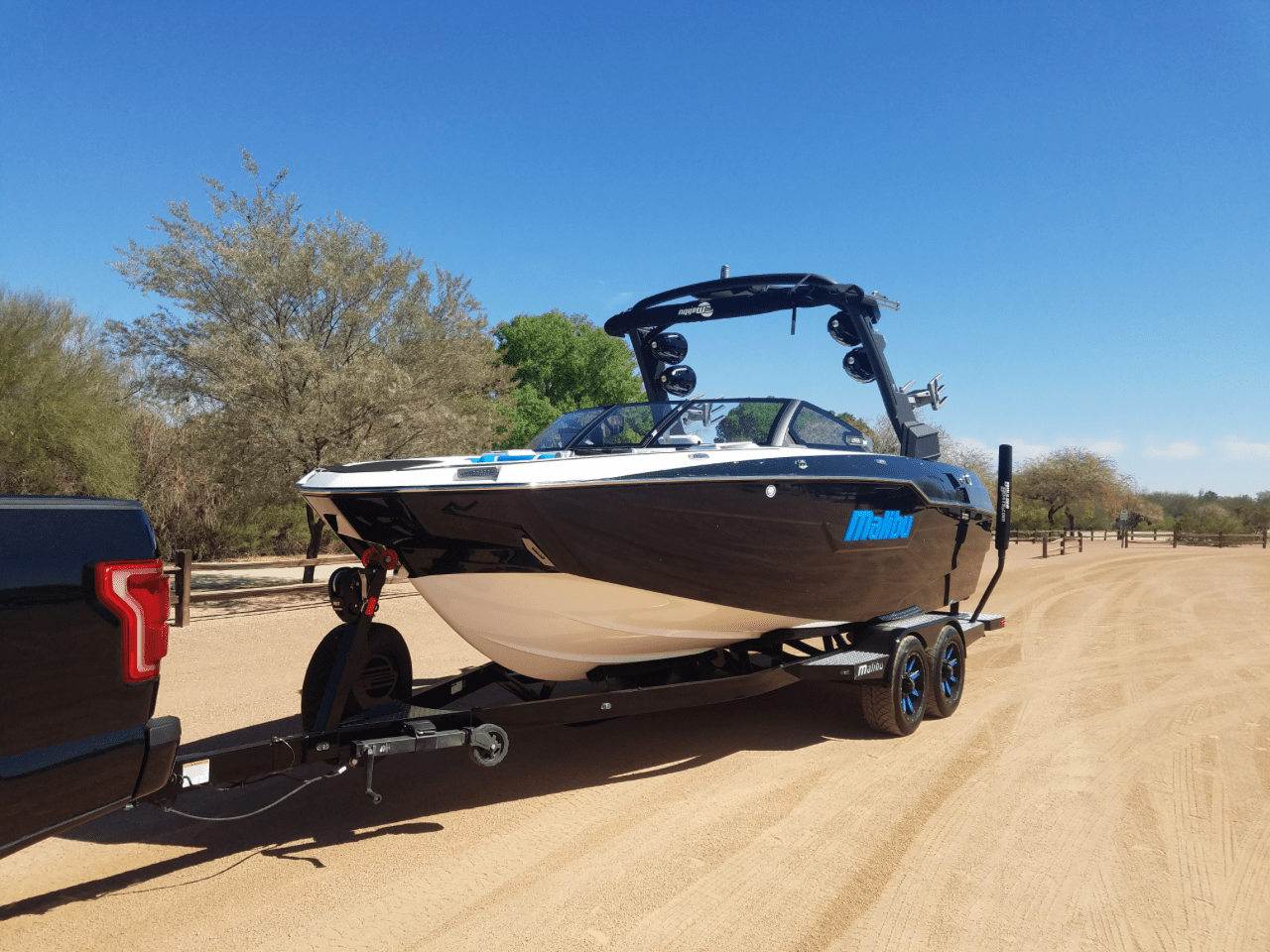 Malibu M220 2021