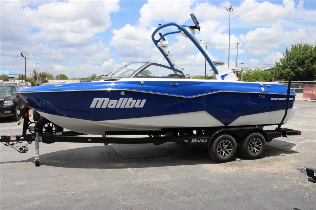 2023 Malibu 22 LSV