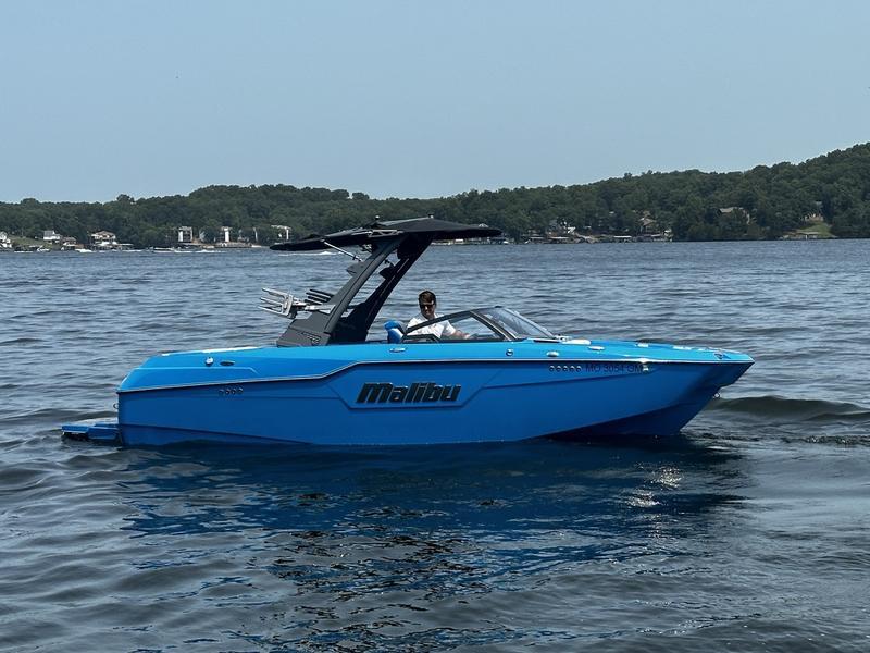 2021 Malibu M220