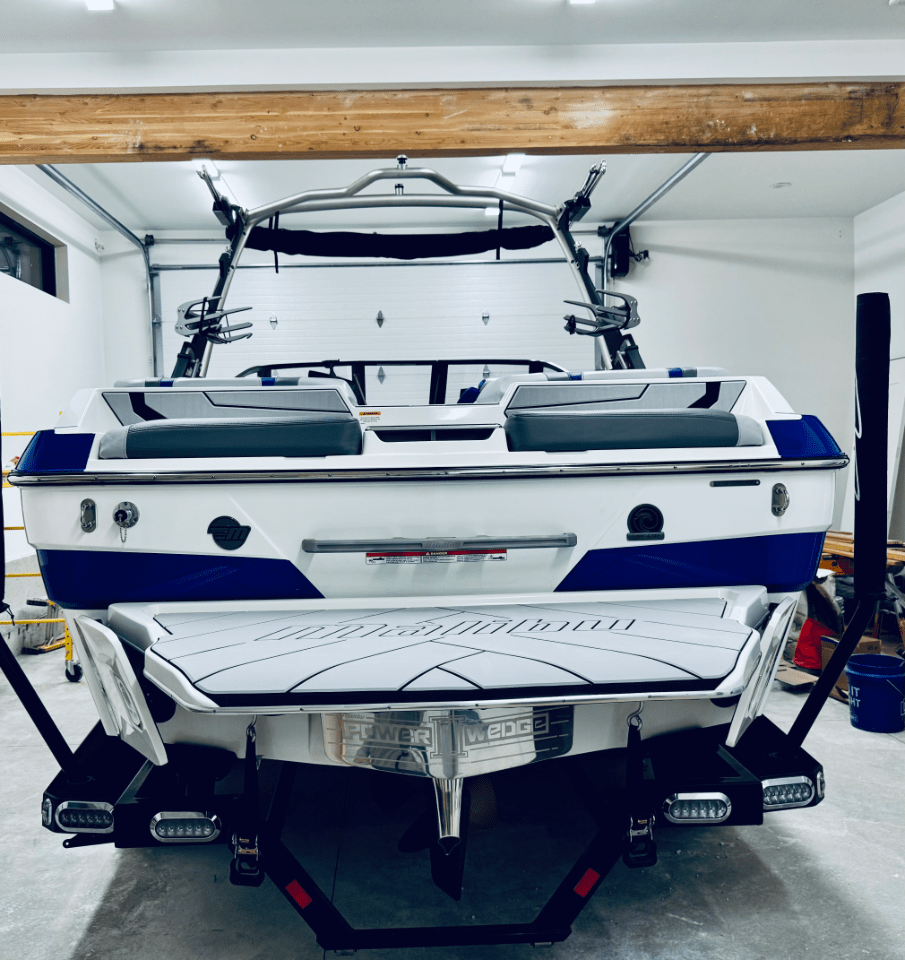 2023 Malibu 22 LSV