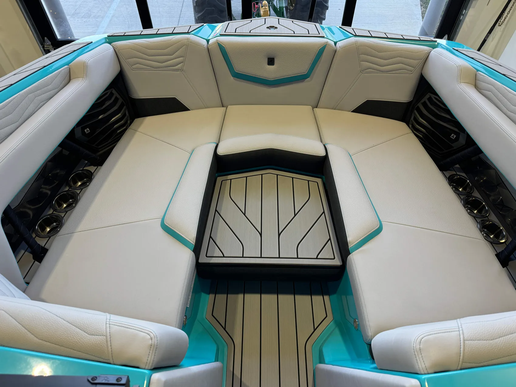 2025 Nautique G23