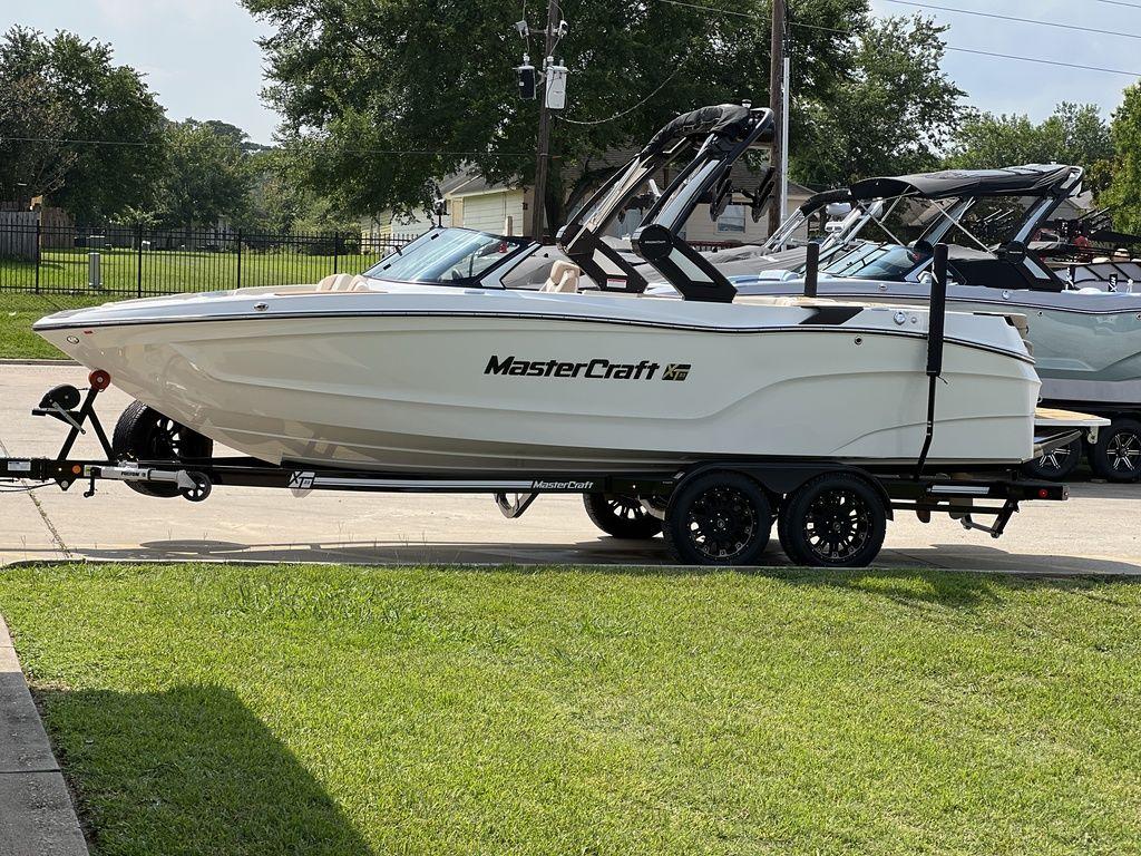 2023 MasterCraft XT23