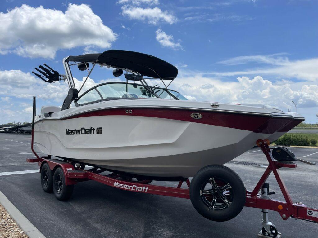 2023 MasterCraft XT22