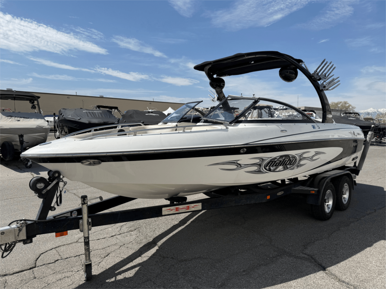 2005 23′ Malibu “Wakesetter XTI”