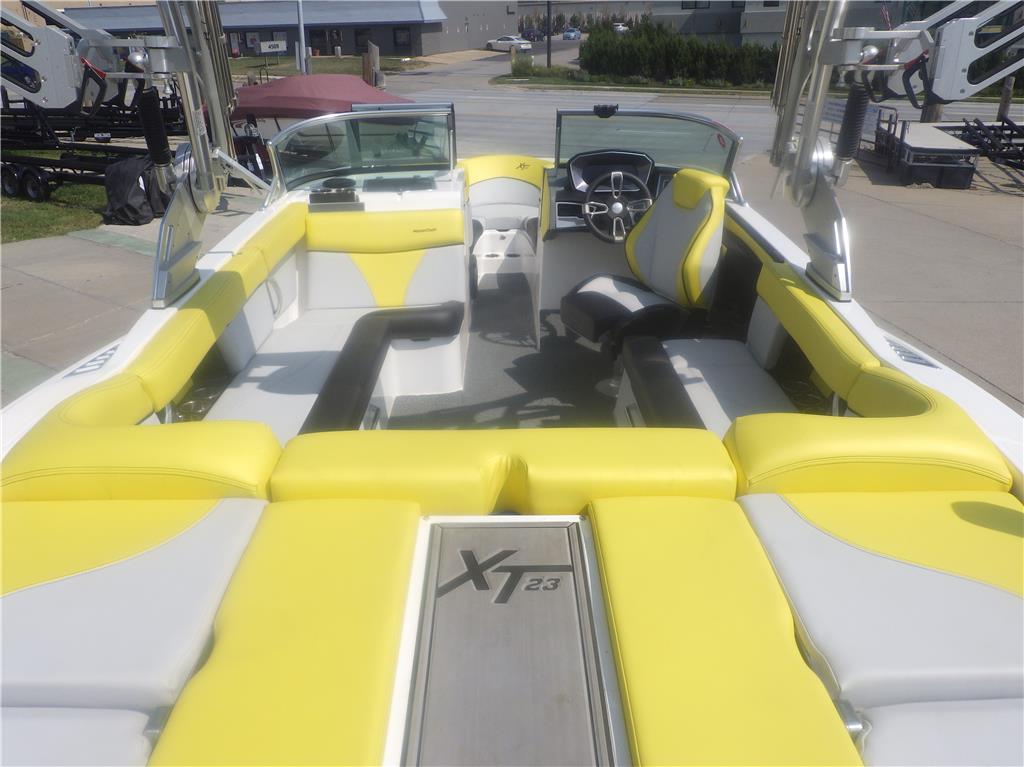 2019 MasterCraft XT23