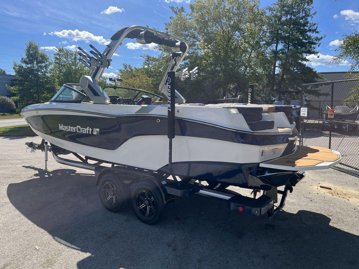 2023 MasterCraft XT24