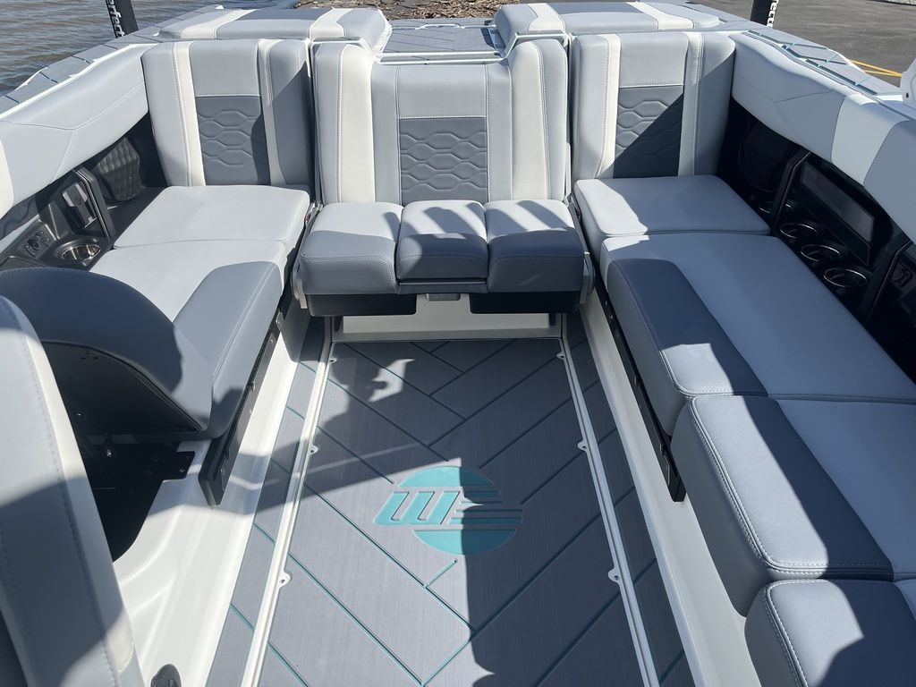2025 Malibu Boats 23 LSV