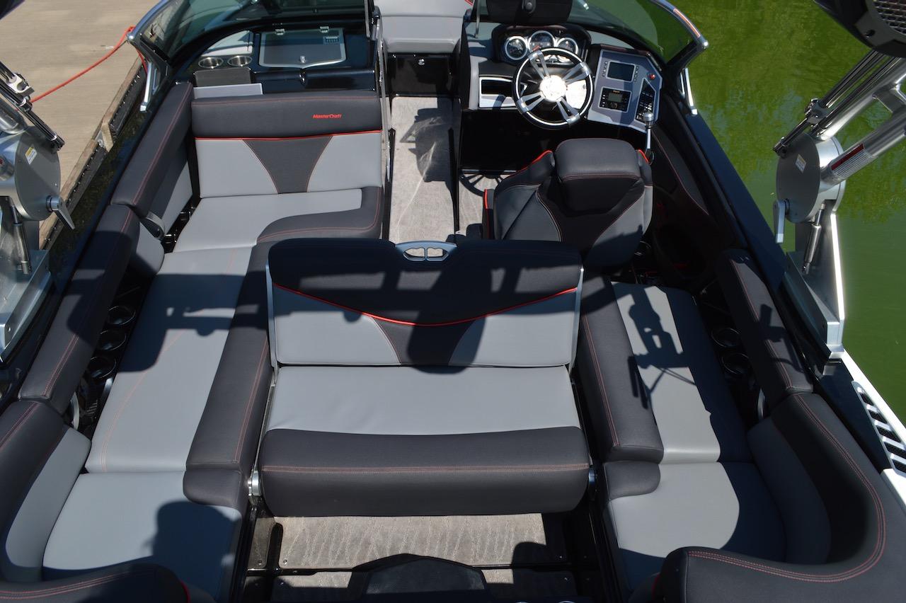 Mastercraft XT20 | 2019 | Gen2 Surf System, Cool Feel Vinyl