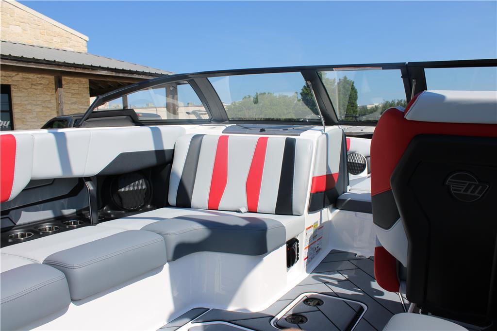 2023 Malibu 22 LSV
