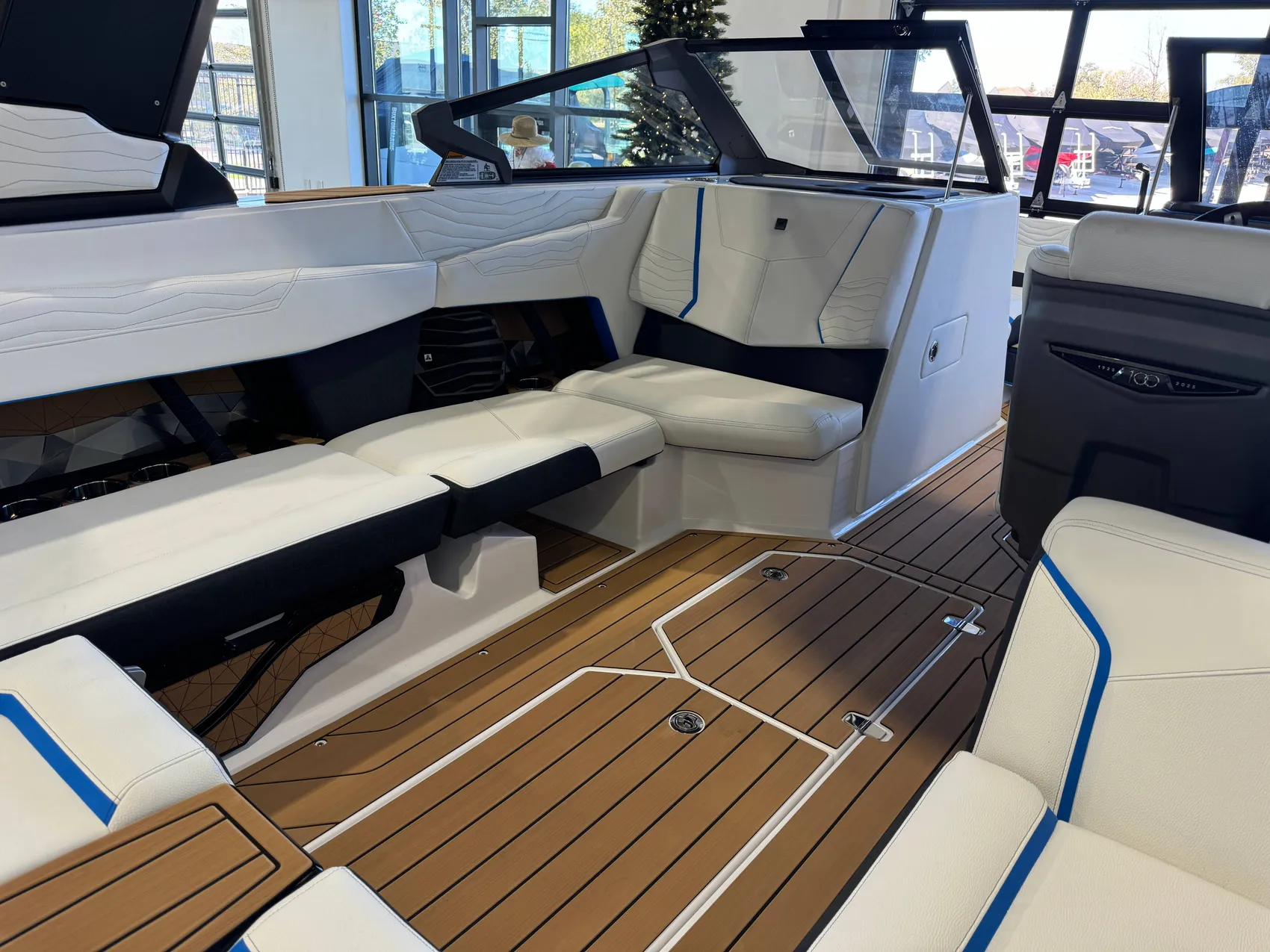 2025 Nautique G23