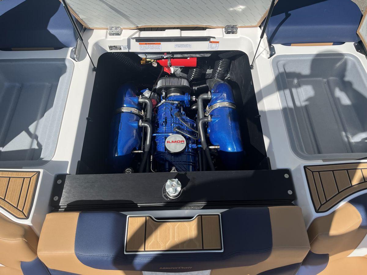 2023 MasterCraft XT24