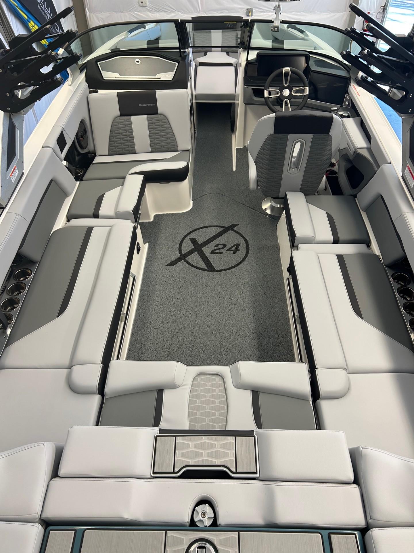 2025 MasterCraft X24