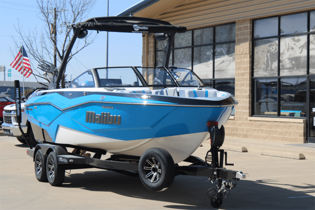 2025 Malibu 22 LSV