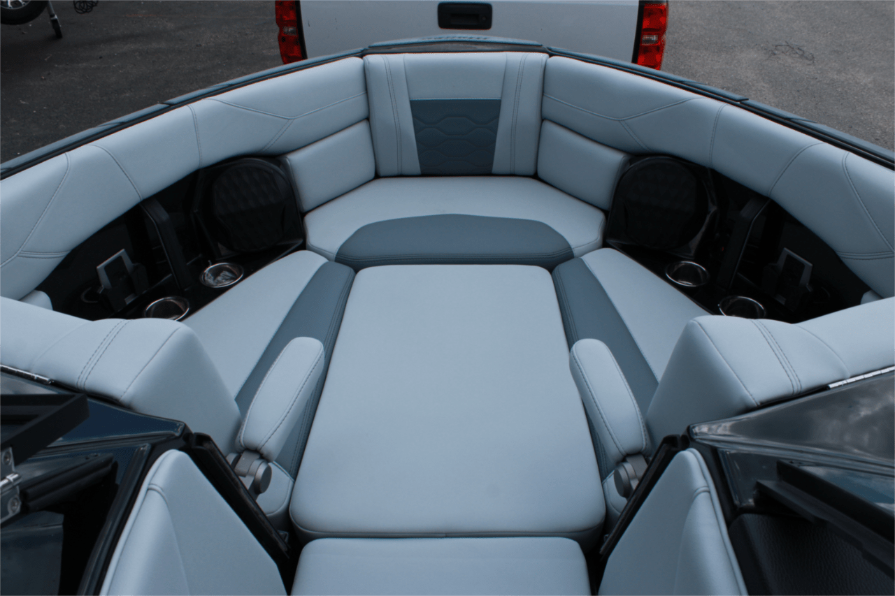2025 Malibu 23 LSV