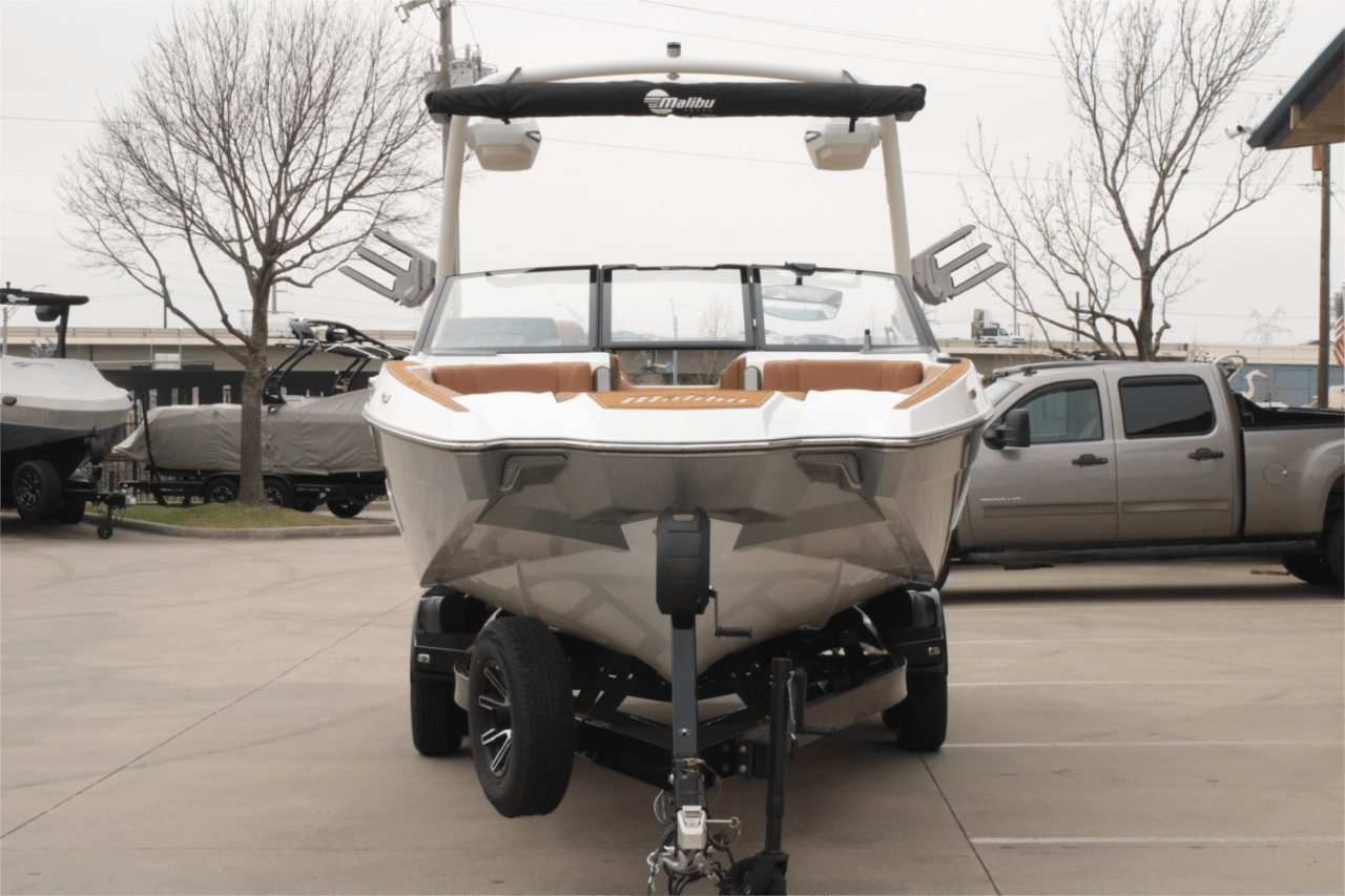 2025 Malibu 22 MXZ
