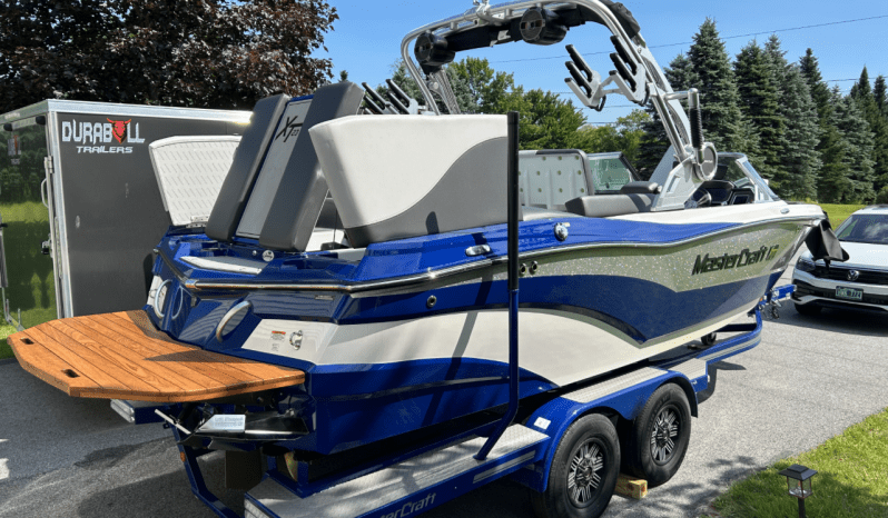 2019 MASTERCRAFT XT 23