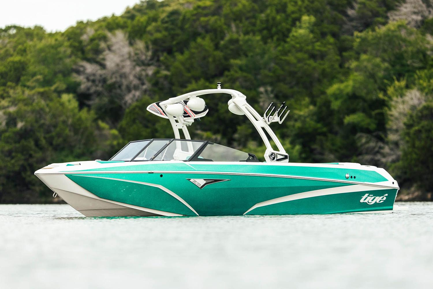 2024 TIGE Z3 23.5 foot wavemaker