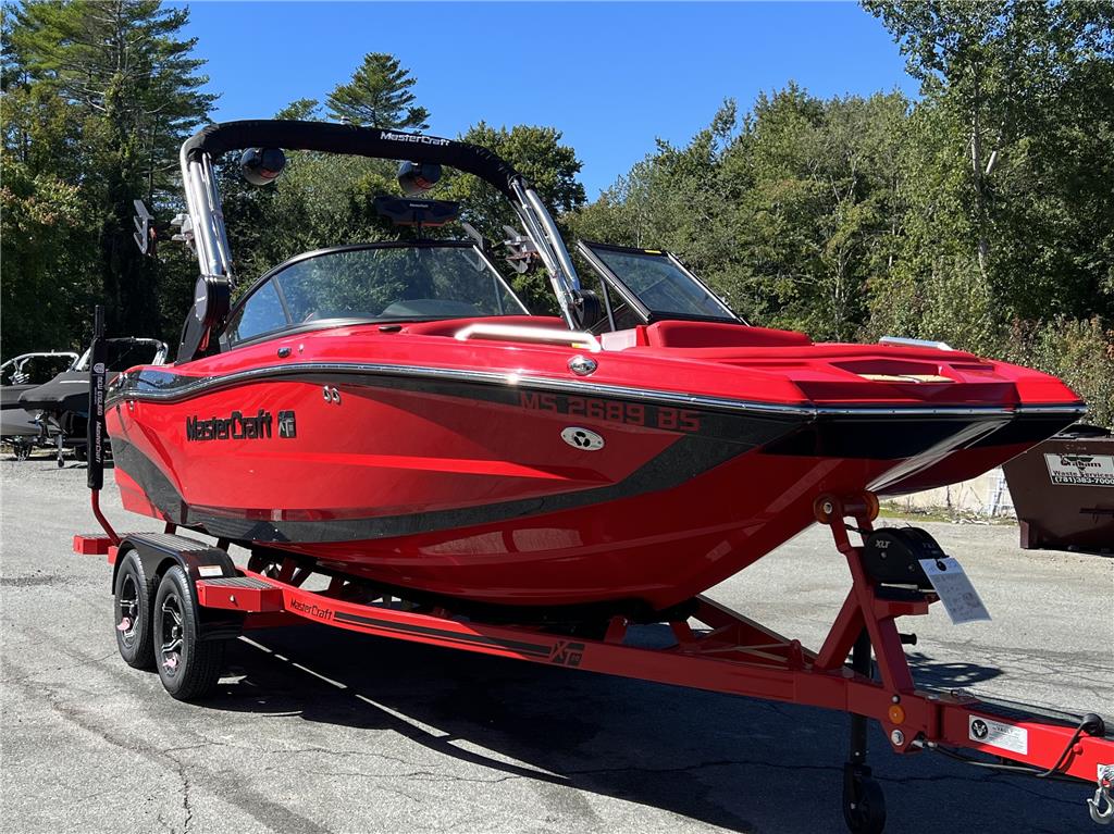 2022 MasterCraft XT20 - Immaculate