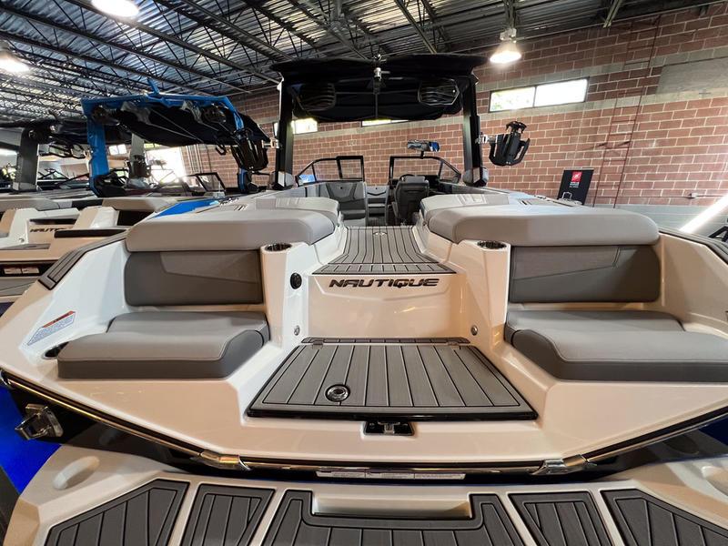 New 2023 Nautique G25