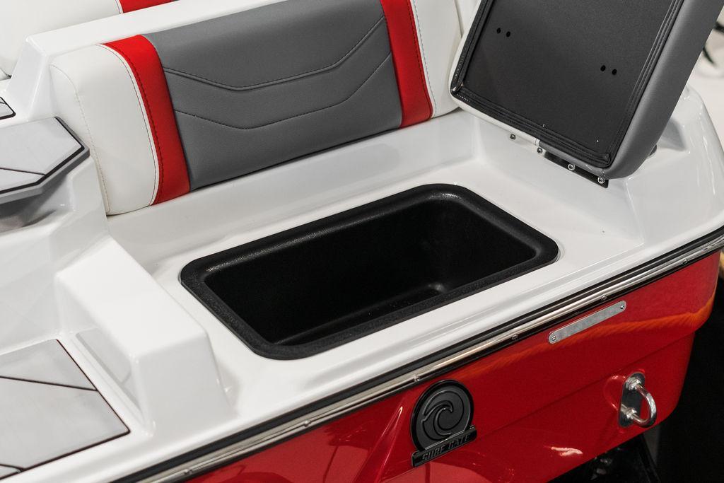 2024 malibu boats 23-LSV