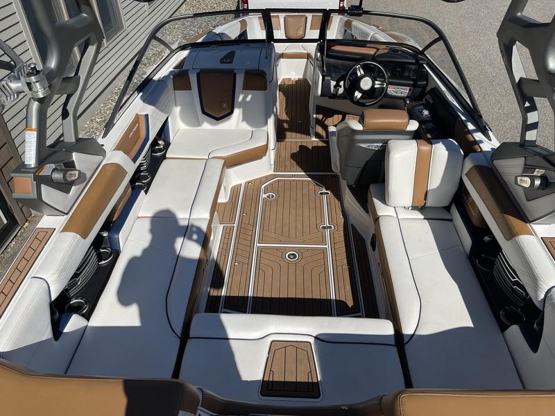 2017 Nautique G23