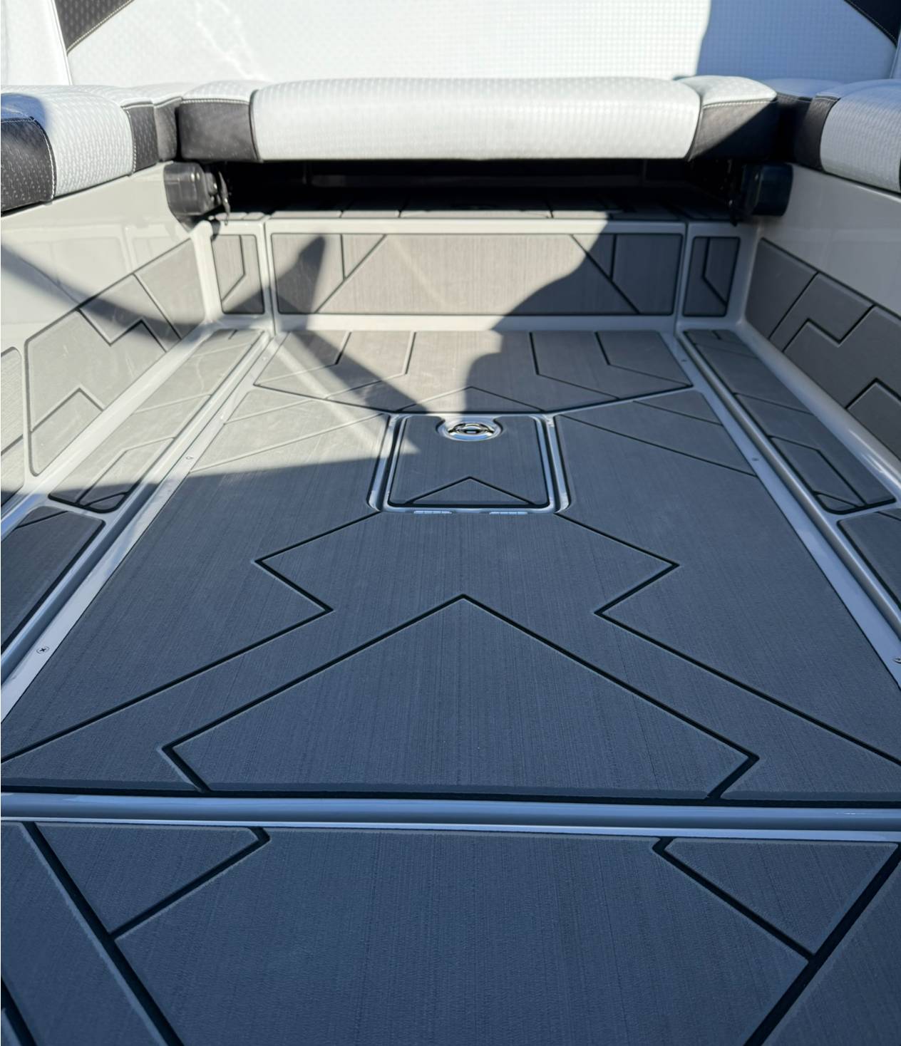 2025 Supreme S220