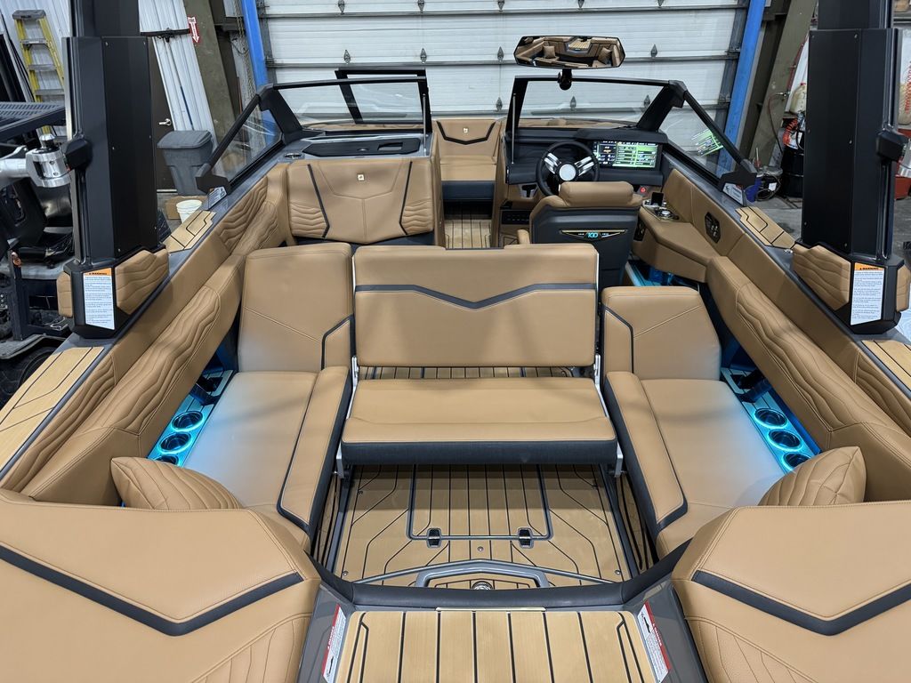 2025 Nautique Super Air Nautique G23