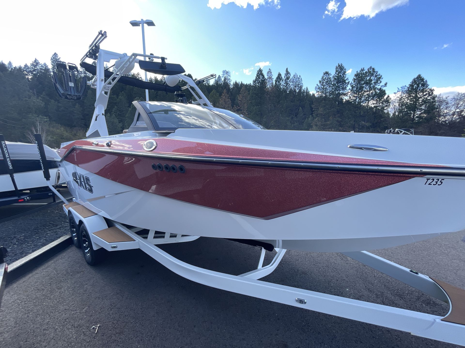 2024 Axis T235 Icon