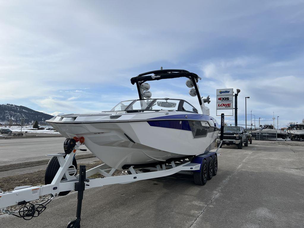 2023 Malibu Boats M240 (pending)