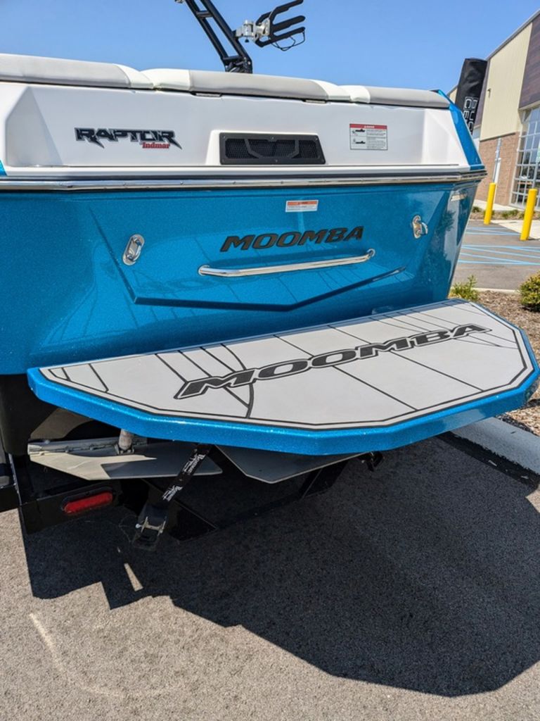 2020 moomba Max