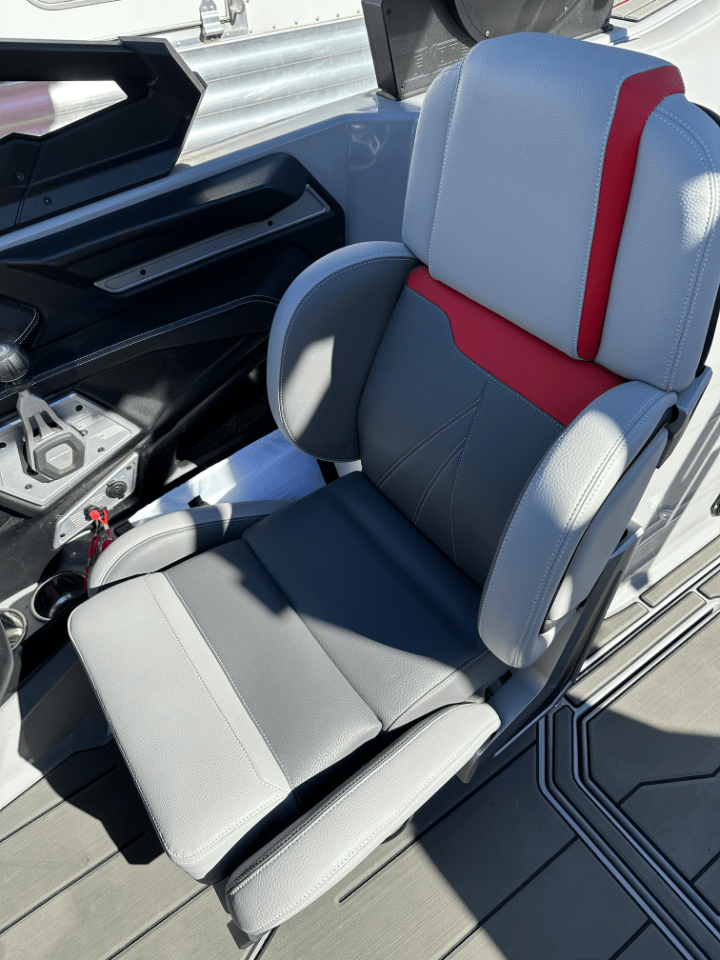 Supra Wakesurf Boat SL400 w/ Dual Stern Thrusters