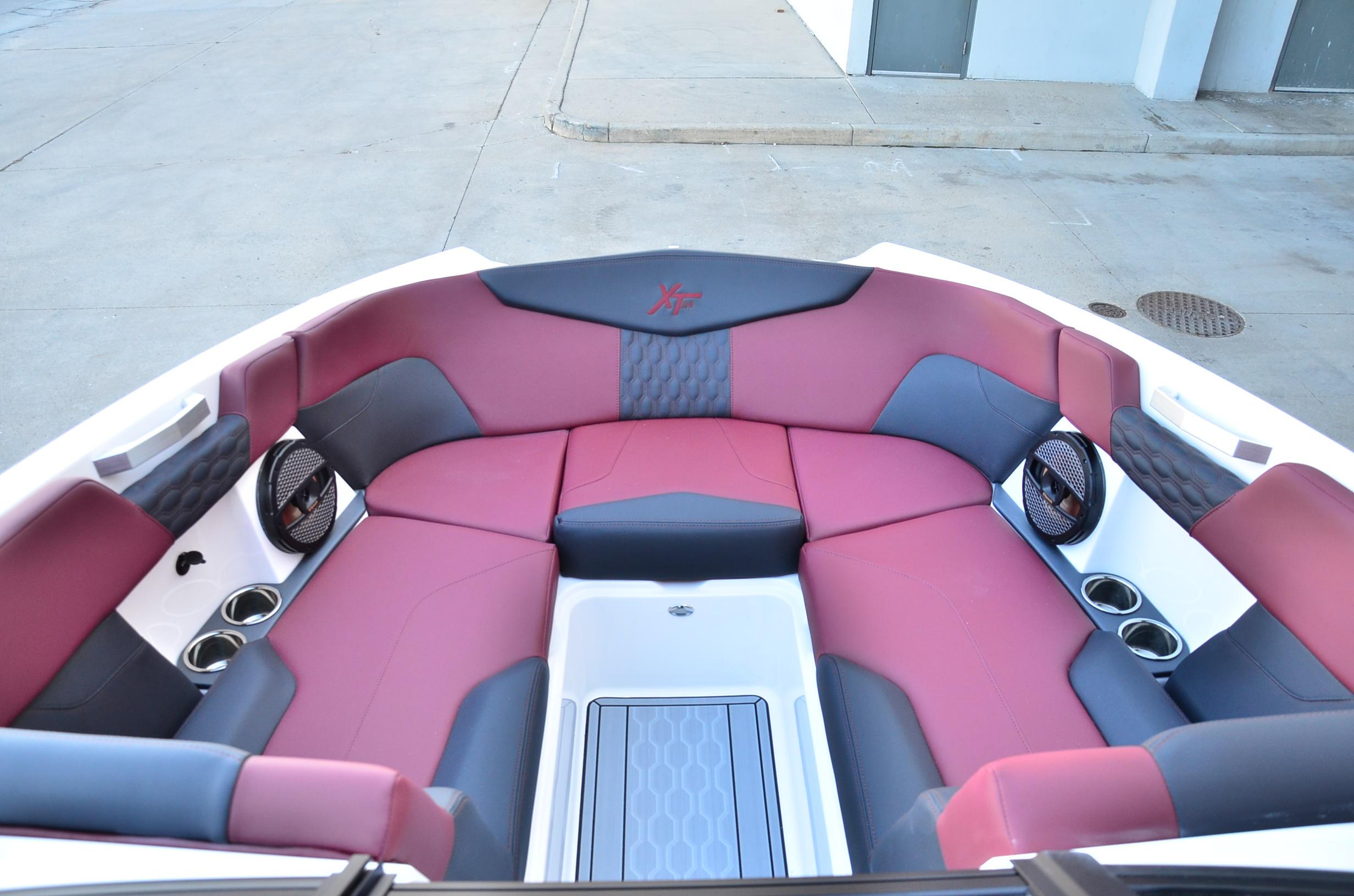2024 MasterCraft XT24 w/ Ilmor 6.2! LOADED. Model Year End Clearance Priced!