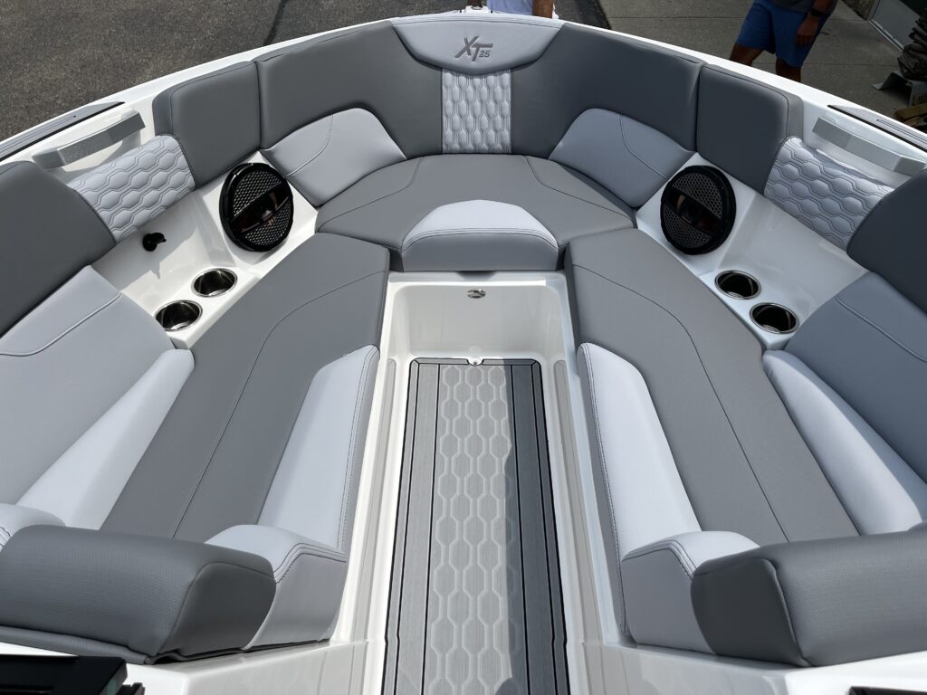 2024 MasterCraft XT25