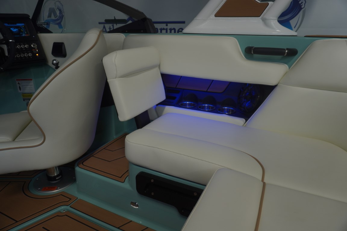 2024 Moomba Mondo