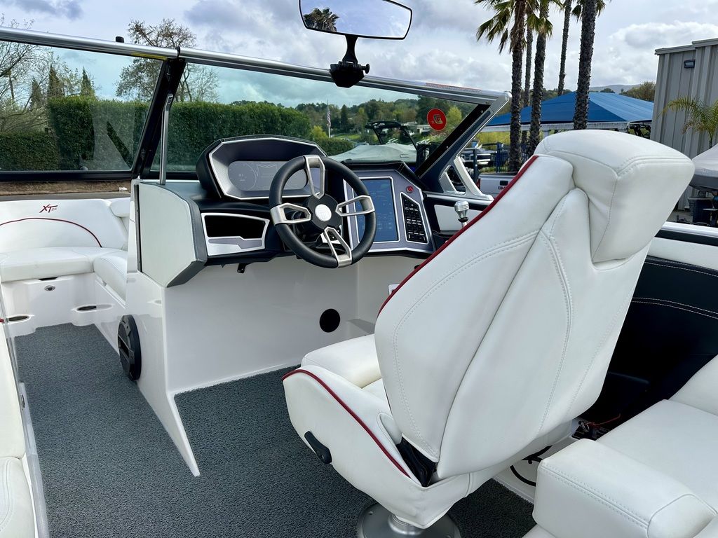 2020 MasterCraft XT25
