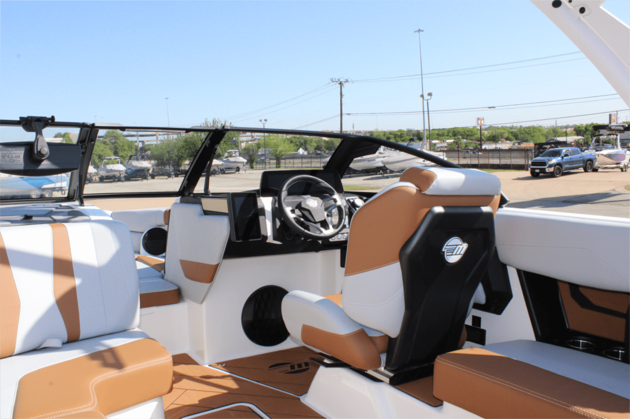 2025 Malibu 22 LSV