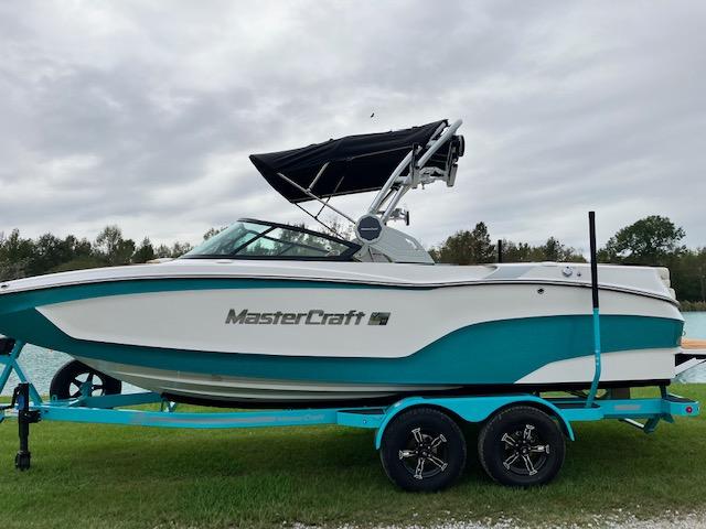 2025 MasterCraft XT22
