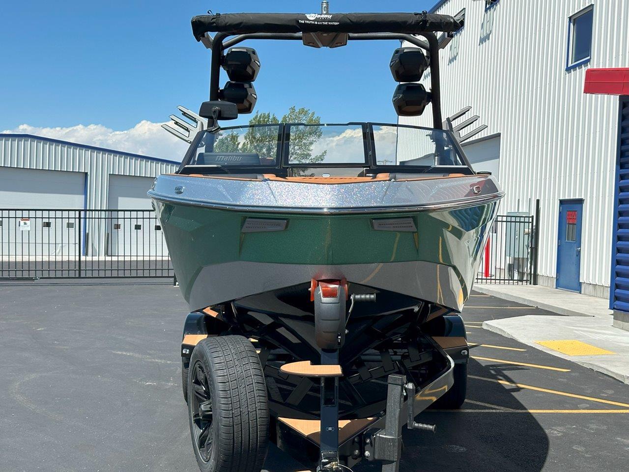 2025 Malibu 25 LSV