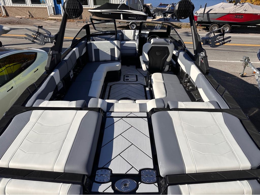 2025 Malibu Boats 23 LSV