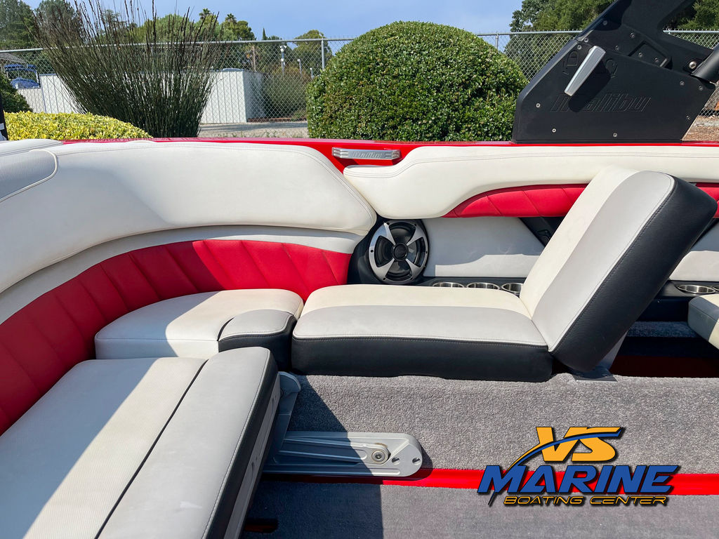 2017 Malibu Boats 25 LSV