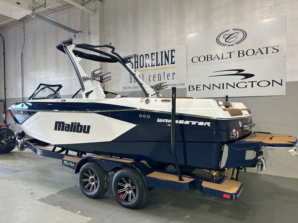 NEW 2024 Malibu 23 LSV