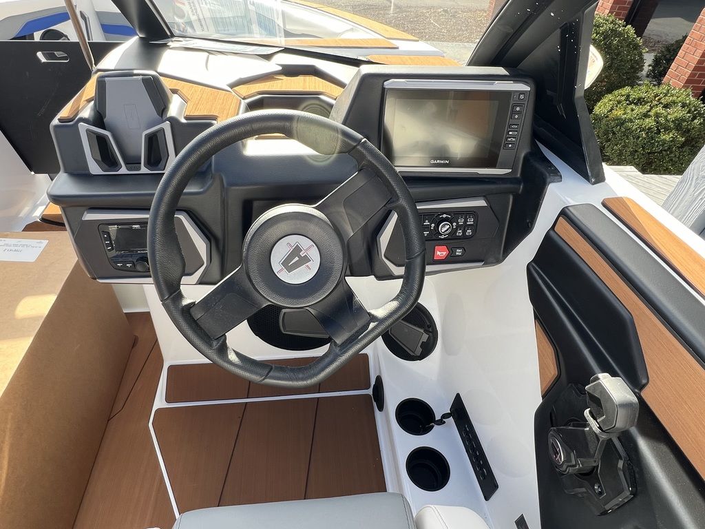 2025 Axis Wake Research T220