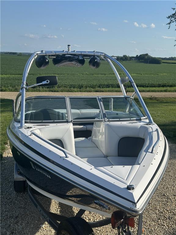 2005 Supra Launch 24 SSV