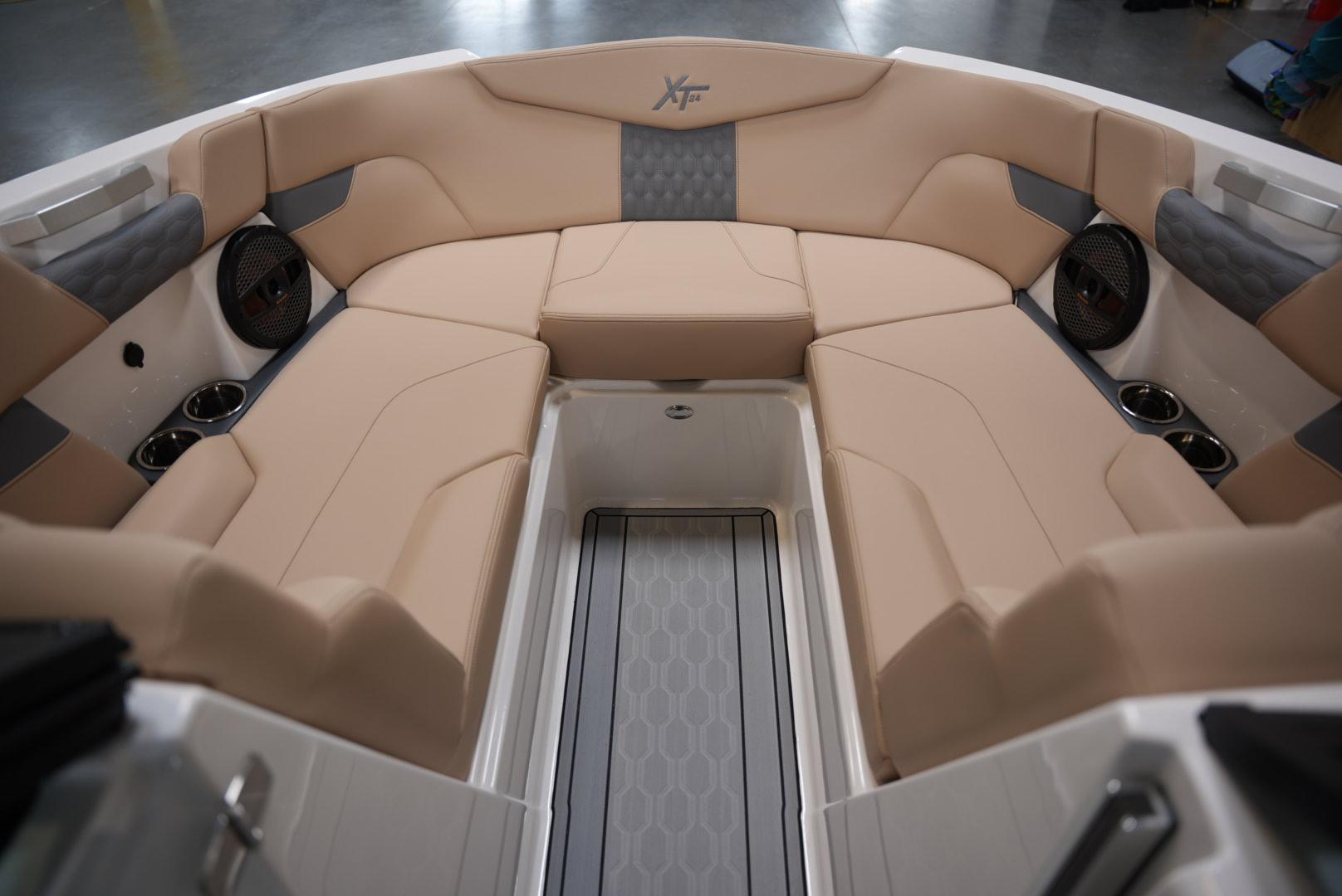 2025 MasterCraft XT24 &#8211; New Arrival!