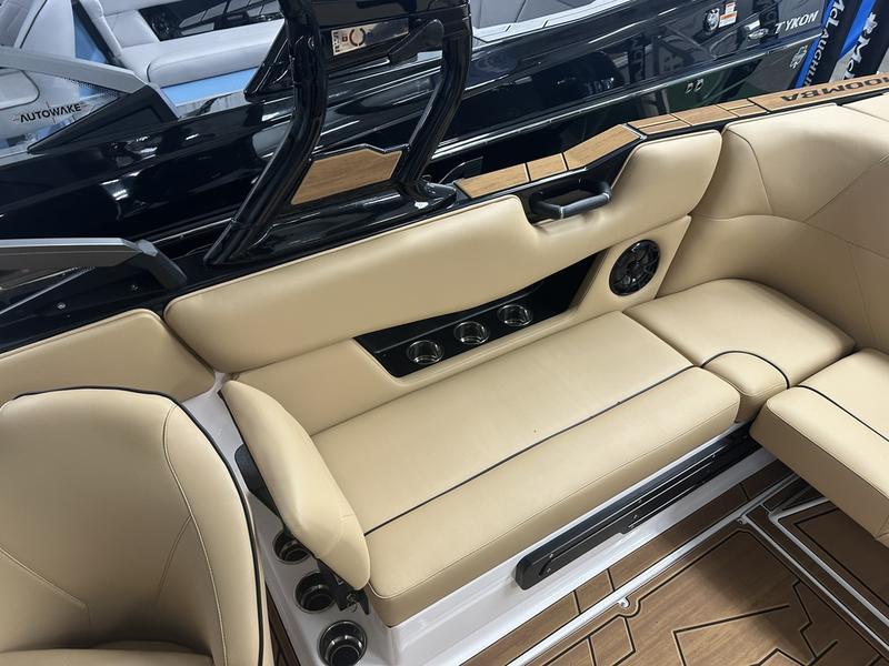 2024 MOOMBA MAX
