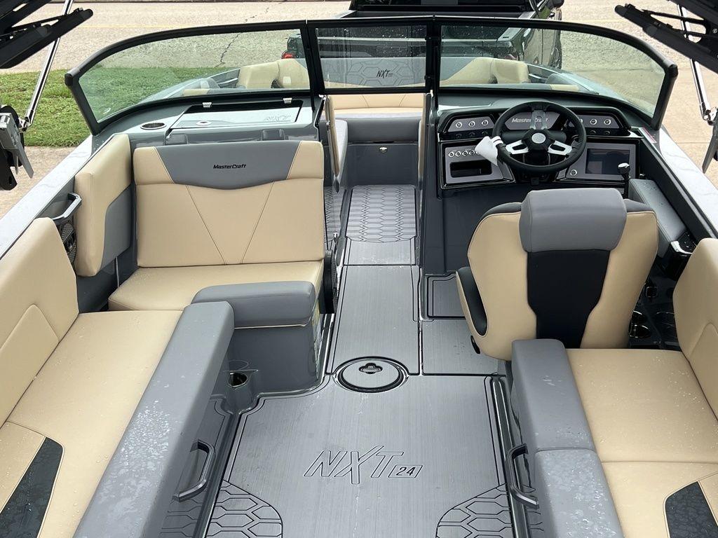 2025 MasterCraft NXT24
