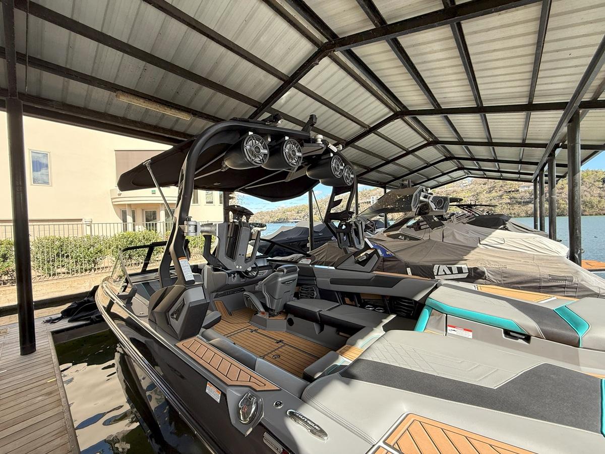 2021 G23 NAUTIQUE with thrusters