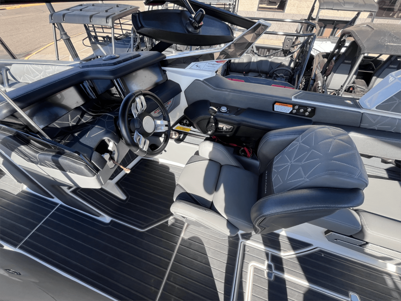 2022 Nautique Paragon G25! Only 200 hours! USA DELIVERY available!