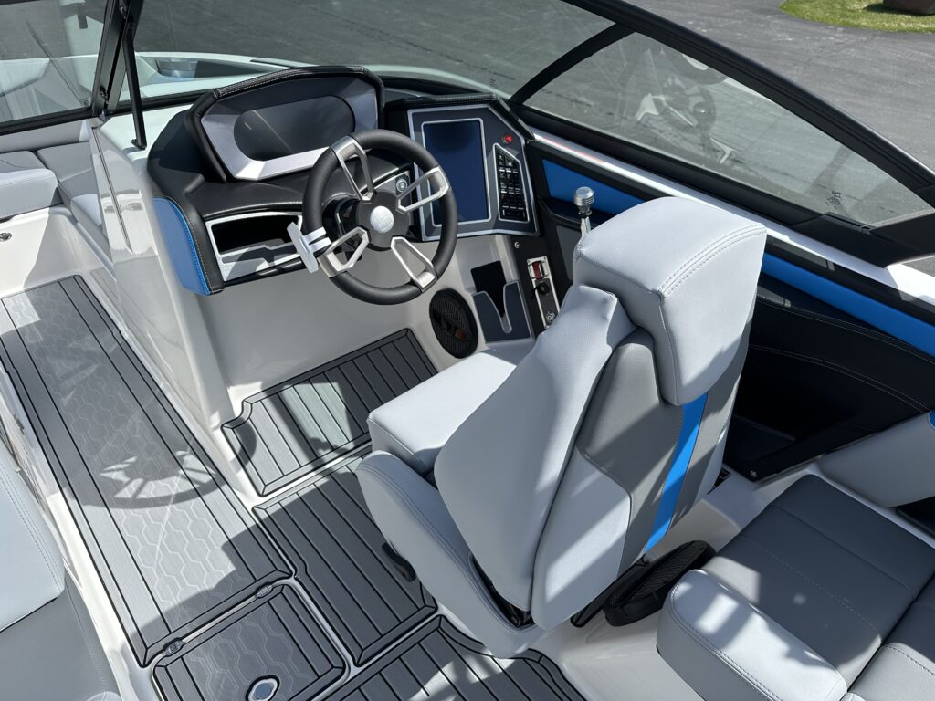 2024 MasterCraft XT22